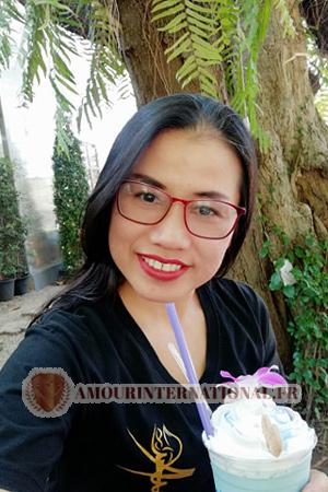 193164 - Chalita Âge: 49 - Thaïlande