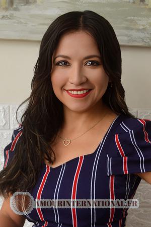 Ladies of P&eacute;rou