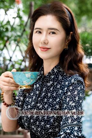 Ladies of Chine