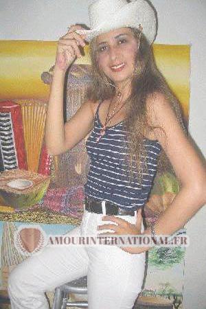 70225 - Sandra &Acirc;ge: 32 - Colombie